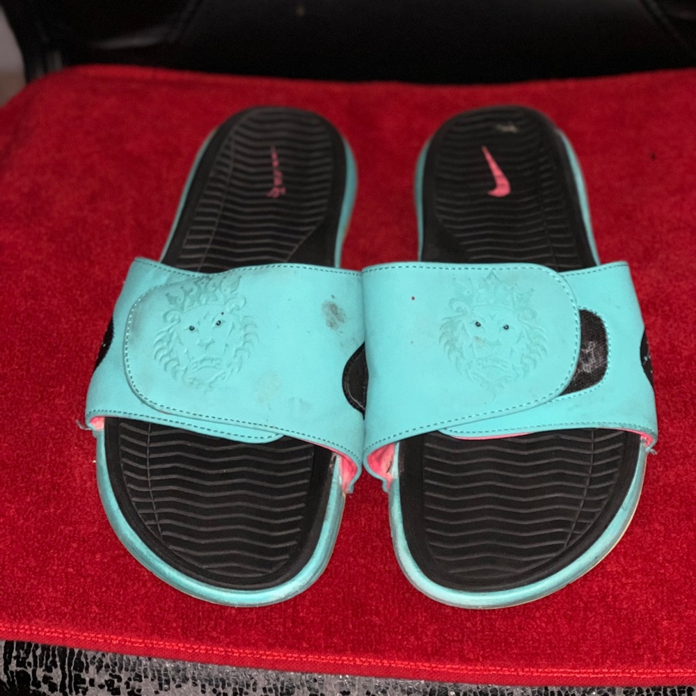 Nike Lebron james south beach slippers size 11